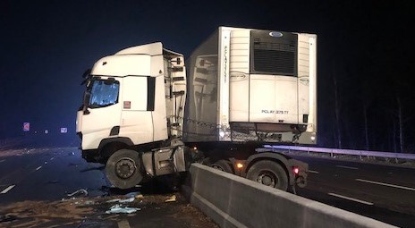 M23 closed at Gatwick through Sunday after lorry crash News